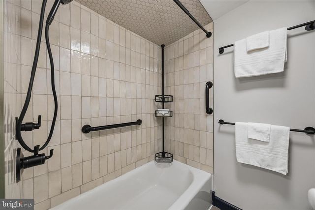 565 SUNSET KNOLL RD, Pasadena, MD 21122