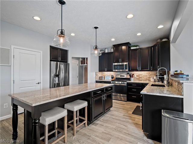 3145 Wheaton Dr Drive, Avon, OH 44011