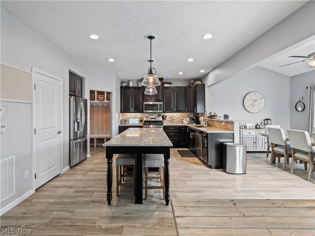 3145 Wheaton Dr Drive, Avon, OH 44011