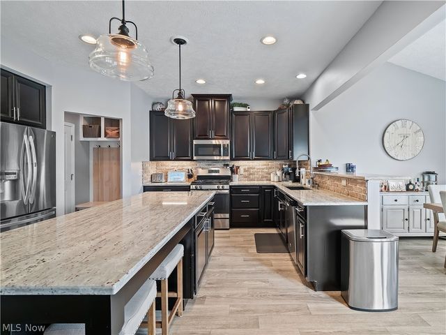3145 Wheaton Dr Drive, Avon, OH 44011