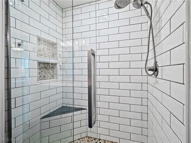 3145 Wheaton Dr Drive, Avon, OH 44011