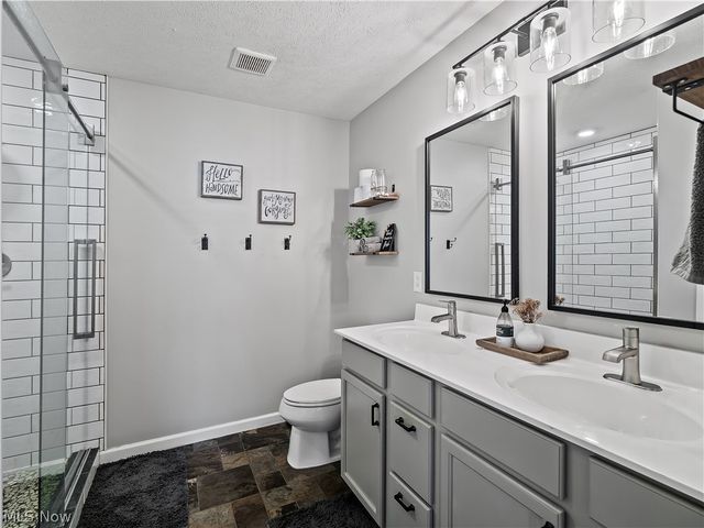 3145 Wheaton Dr Drive, Avon, OH 44011