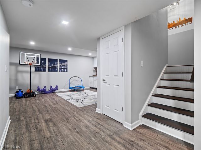 3145 Wheaton Dr Drive, Avon, OH 44011