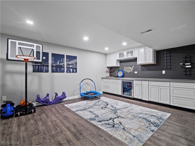 3145 Wheaton Dr Drive, Avon, OH 44011