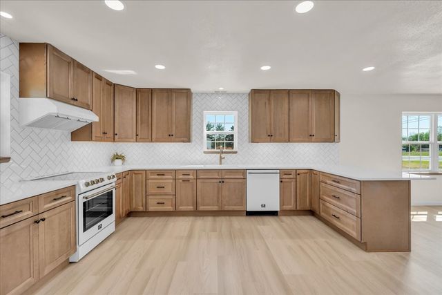 2152 Old Well Rd, Morrison, TN 37357