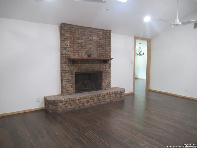618 Golfcrest, Windcrest, TX 78239