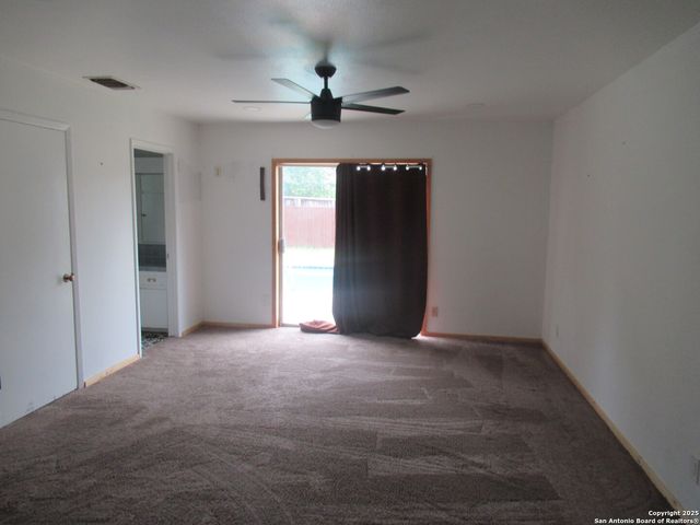 618 Golfcrest, Windcrest, TX 78239