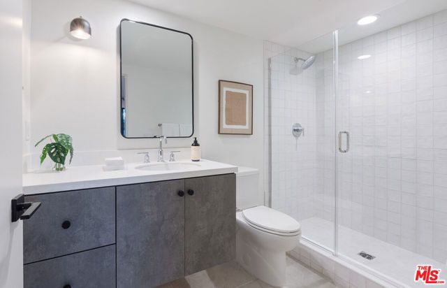 1322 Douglas Street, Los Angeles, CA 90026