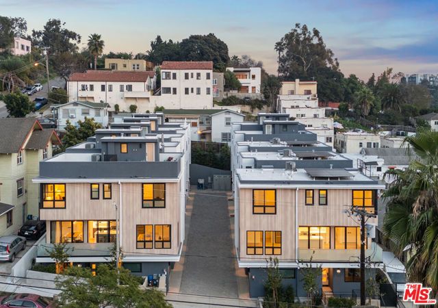 1322 Douglas Street, Los Angeles, CA 90026