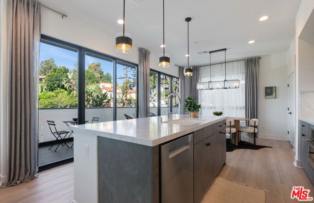 1322 Douglas Street, Los Angeles, CA 90026