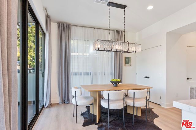 1322 Douglas Street, Los Angeles, CA 90026