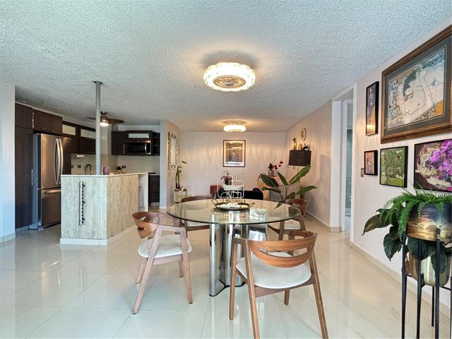 1248 AV. LUIS VIGOREAUX 8, Guaynabo, PR 00966