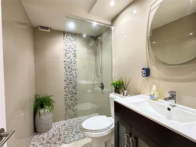 1248 AV. LUIS VIGOREAUX 8, Guaynabo, PR 00966