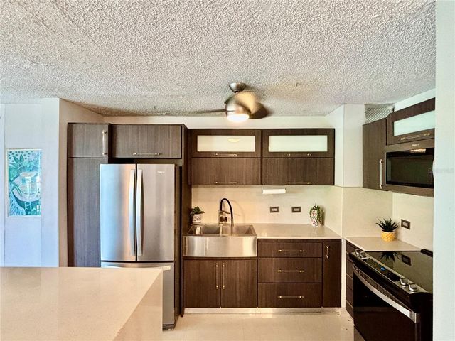 1248 AV. LUIS VIGOREAUX 8, Guaynabo, PR 00966