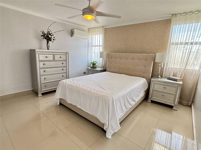 1248 AV. LUIS VIGOREAUX 8, Guaynabo, PR 00966