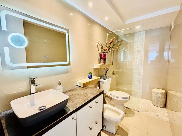 1248 AV. LUIS VIGOREAUX 8, Guaynabo, PR 00966