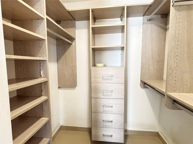 1248 AV. LUIS VIGOREAUX 8, Guaynabo, PR 00966