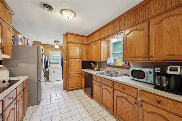 980 Evergreen Lane, Beaumont, TX 77706