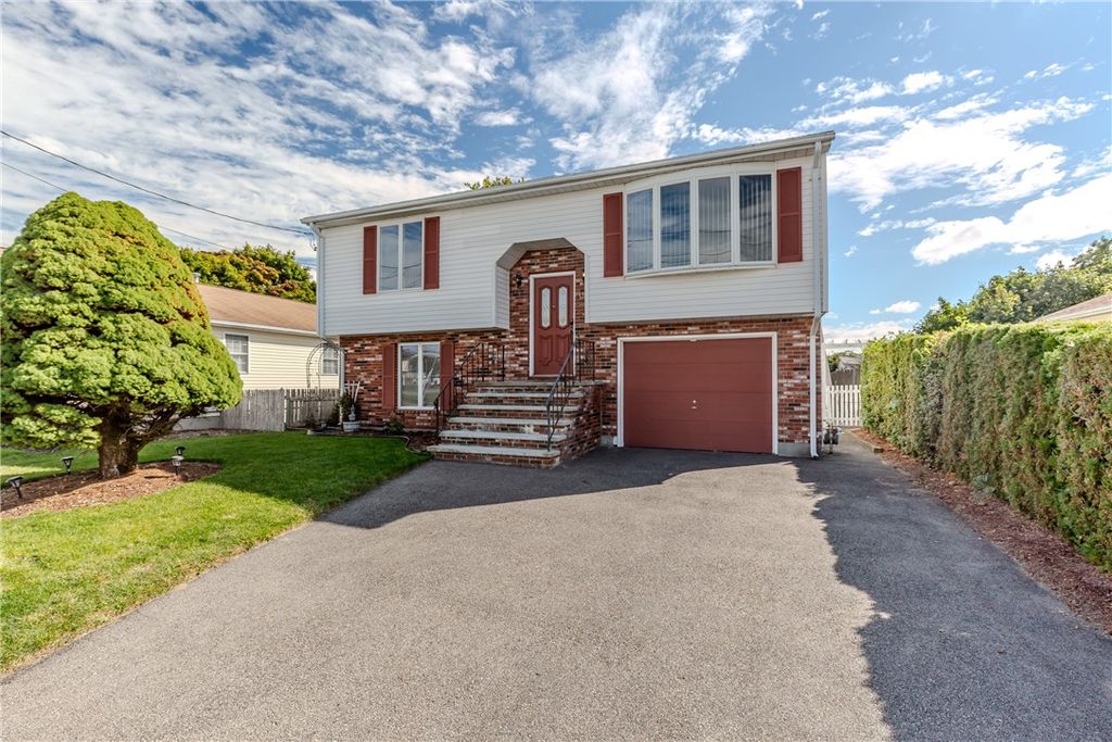 63 Whirlaway Place, Pawtucket, RI 02861