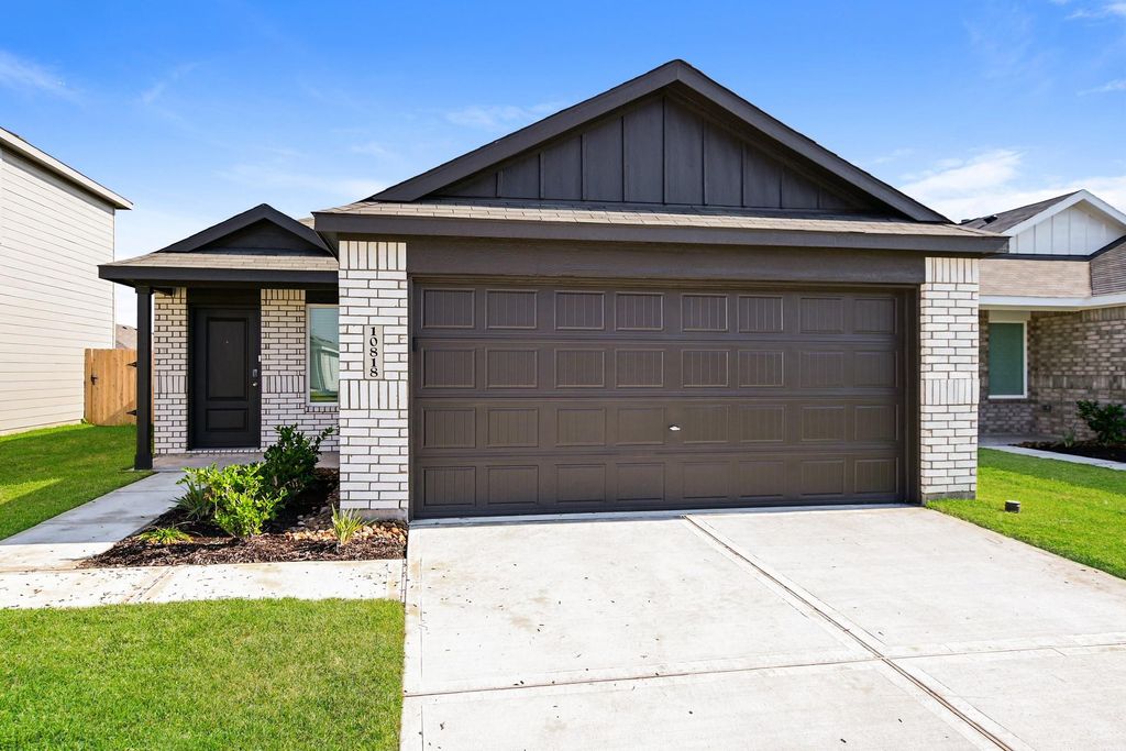 10818 Bird Of Paradise Lane, Houston, TX 77016