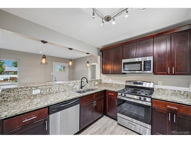 3290 Magnolia St, Denver, CO 80207
