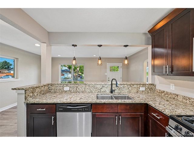 3290 Magnolia St, Denver, CO 80207