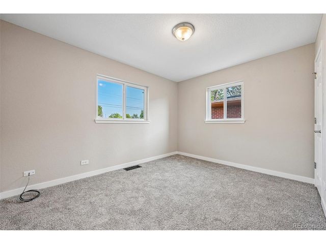 3290 Magnolia St, Denver, CO 80207