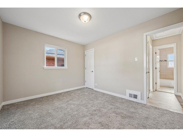 3290 Magnolia St, Denver, CO 80207