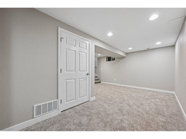 3290 Magnolia St, Denver, CO 80207