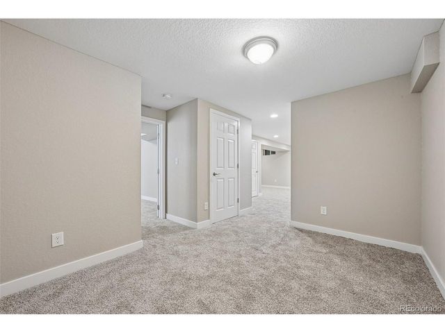 3290 Magnolia St, Denver, CO 80207