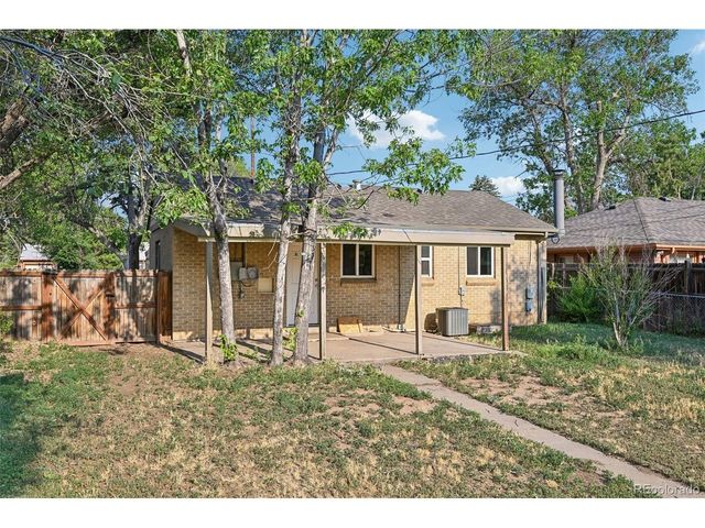3290 Magnolia St, Denver, CO 80207