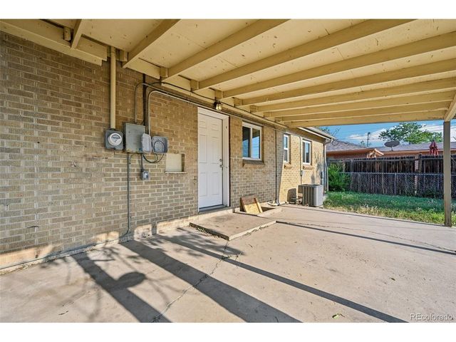 3290 Magnolia St, Denver, CO 80207