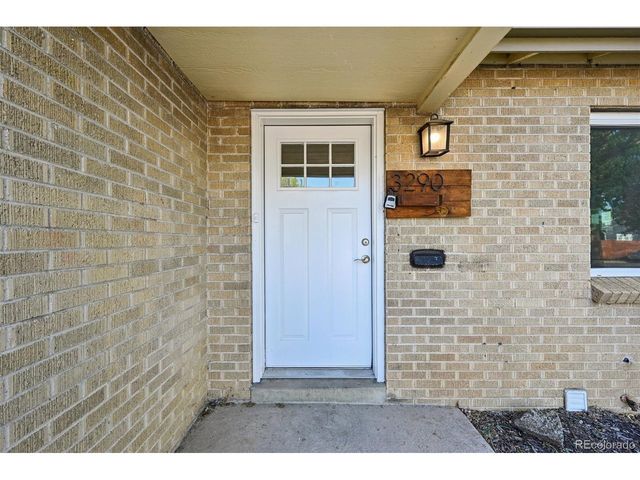 3290 Magnolia St, Denver, CO 80207