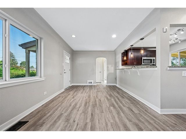 3290 Magnolia St, Denver, CO 80207