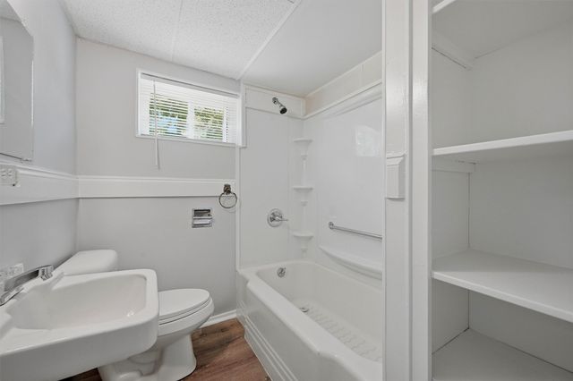 310 S Barrett Avenue 101, Denison, TX 75020