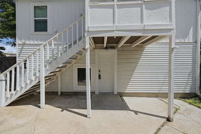 310 S Barrett Avenue 101, Denison, TX 75020