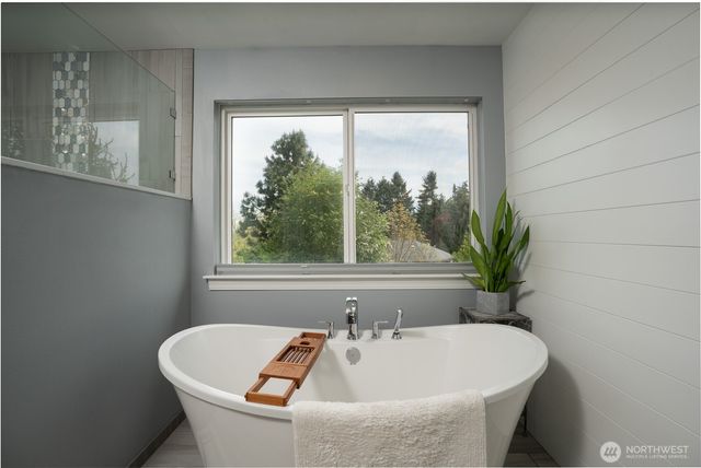 2103 13th Street SW, Puyallup, WA 98371