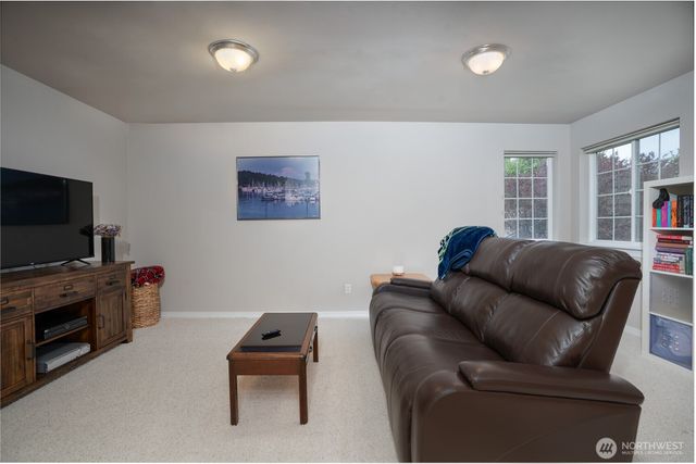 2103 13th Street SW, Puyallup, WA 98371