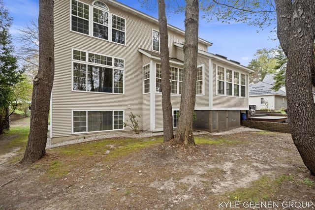 2918 Foxboro Lane, Holland, MI 49424