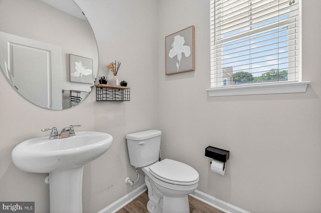 Image 10 of property listing at 10021 SELKIE LN, Waldorf, MD 20601