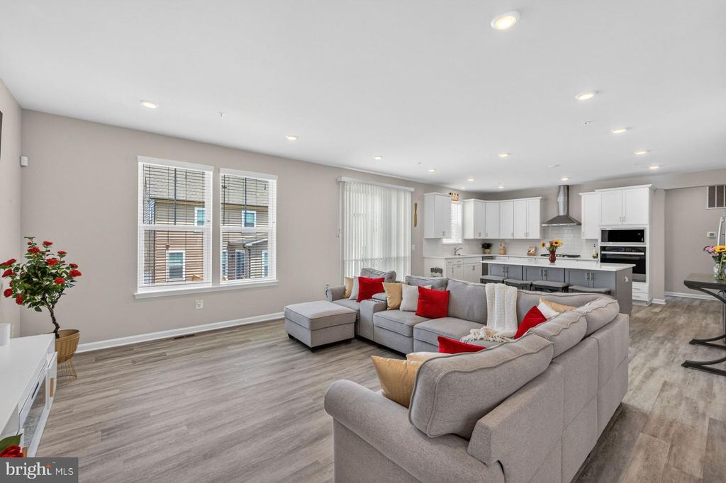 Image 13 of property listing at 10021 SELKIE LN, Waldorf, MD 20601