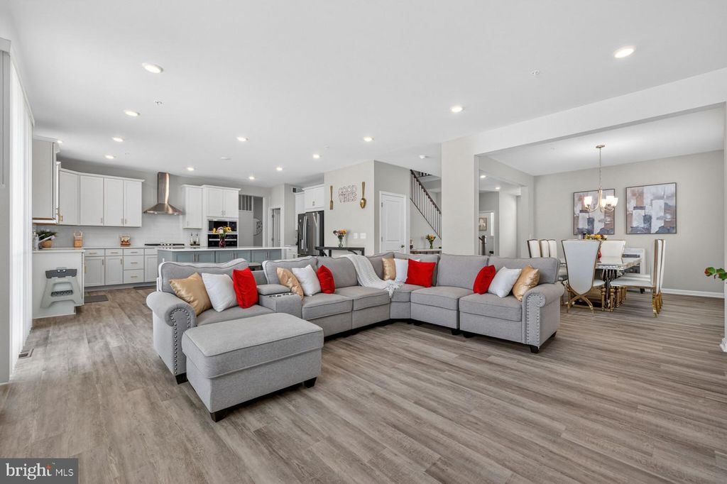 Image 14 of property listing at 10021 SELKIE LN, Waldorf, MD 20601
