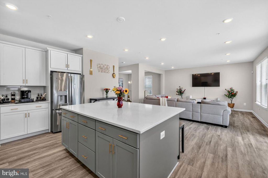 Image 18 of property listing at 10021 SELKIE LN, Waldorf, MD 20601