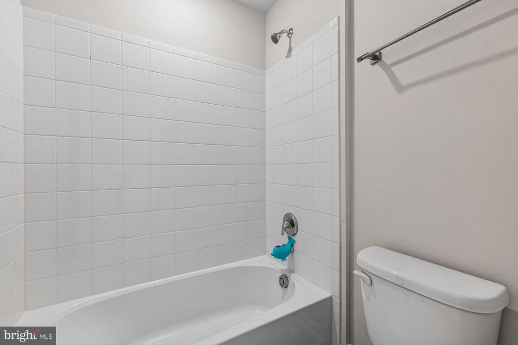Image 33 of property listing at 10021 SELKIE LN, Waldorf, MD 20601