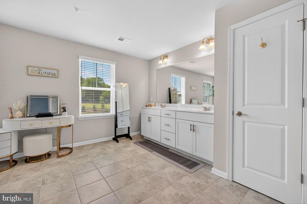 Image 43 of property listing at 10021 SELKIE LN, Waldorf, MD 20601