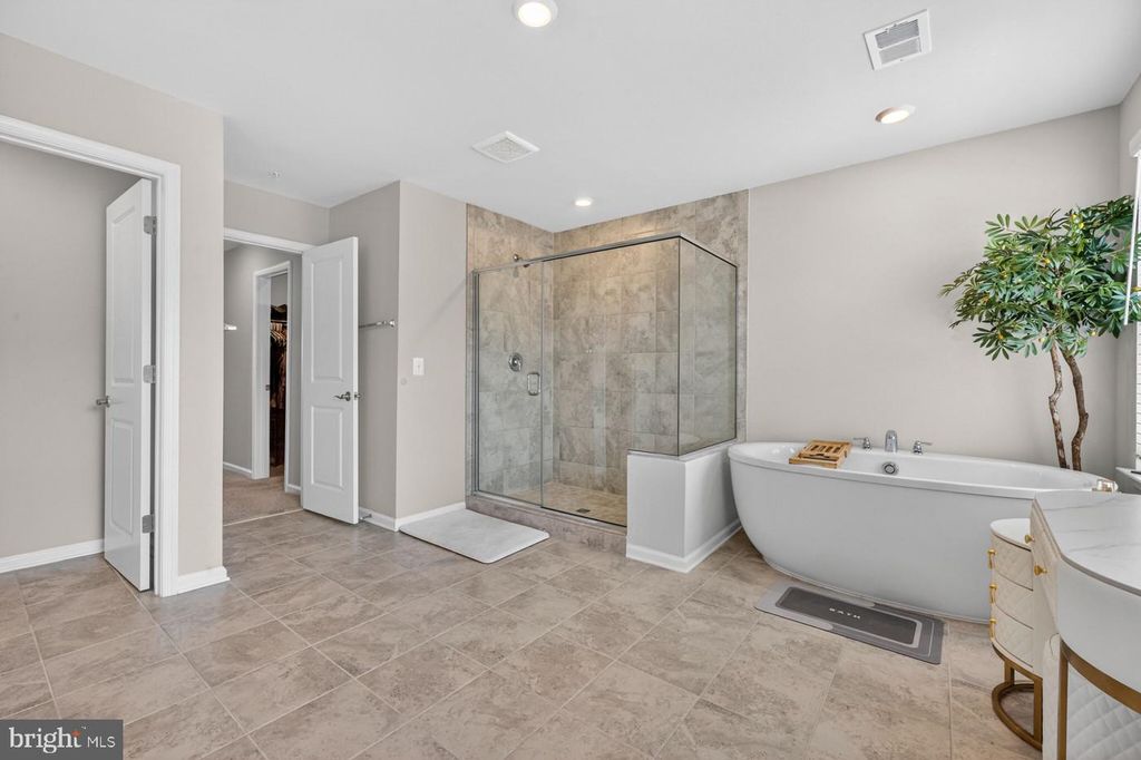 Image 44 of property listing at 10021 SELKIE LN, Waldorf, MD 20601