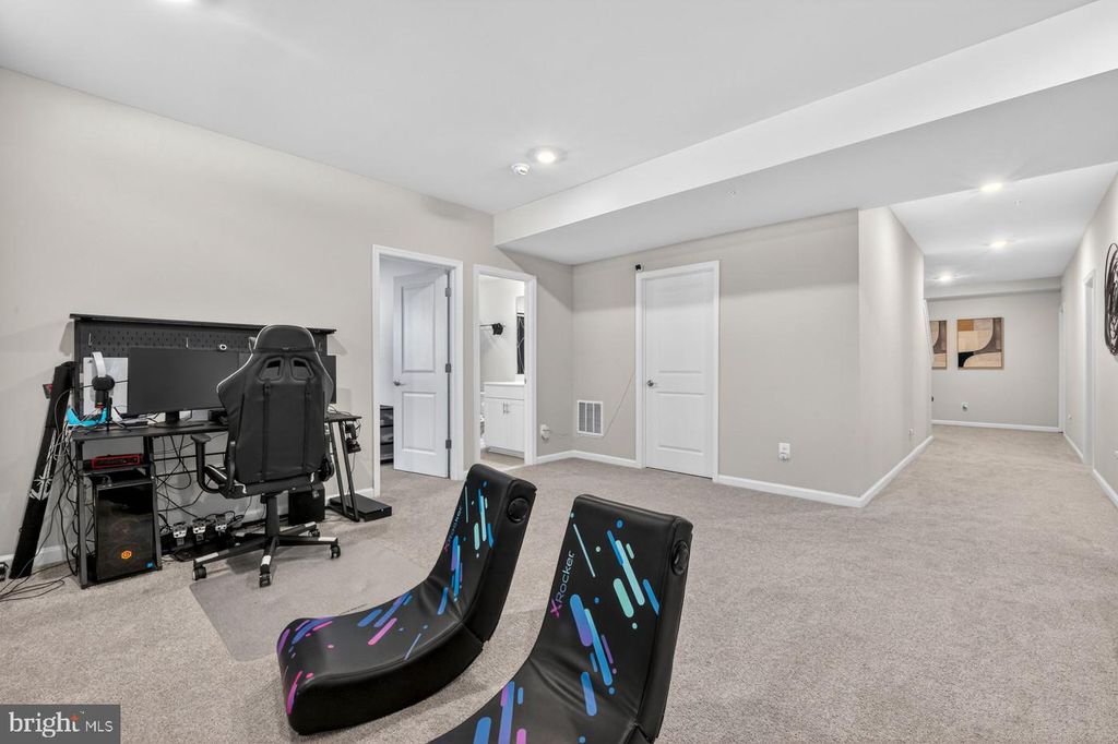 Image 51 of property listing at 10021 SELKIE LN, Waldorf, MD 20601