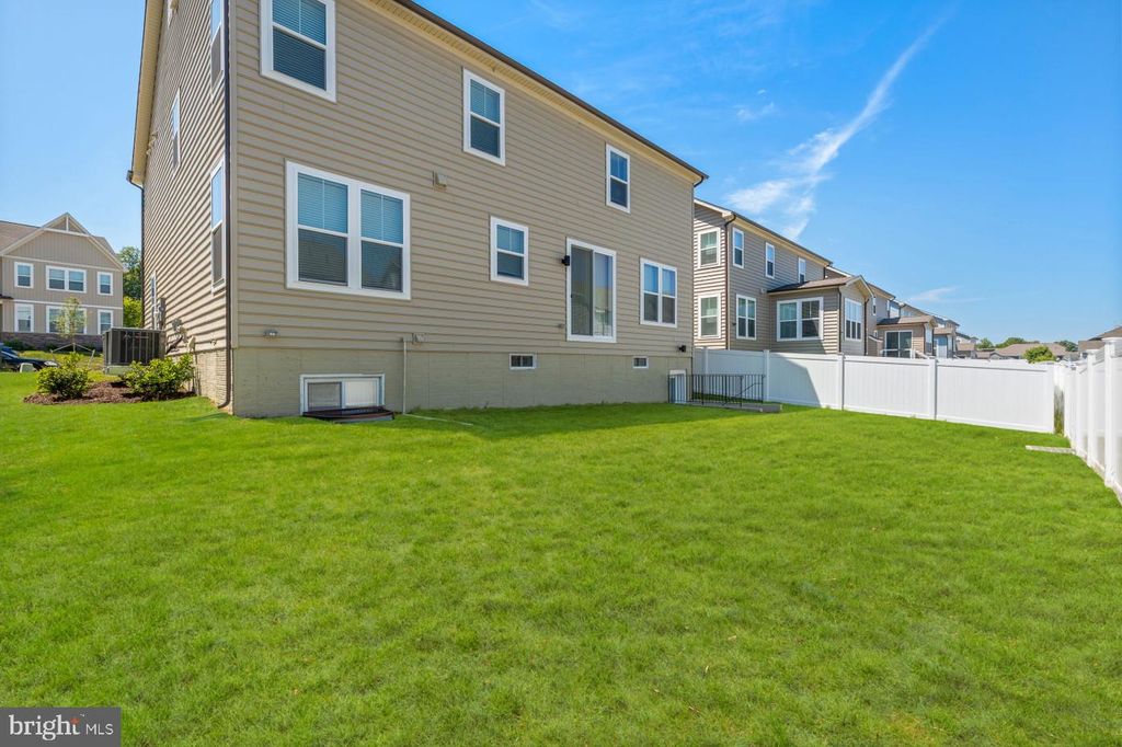 Image 59 of property listing at 10021 SELKIE LN, Waldorf, MD 20601