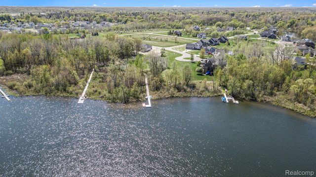 14265 WRIGHT Drive, Fenton Twp, MI 48451