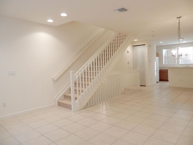 1717 Borrego Way 6, West Palm Beach, FL 33401